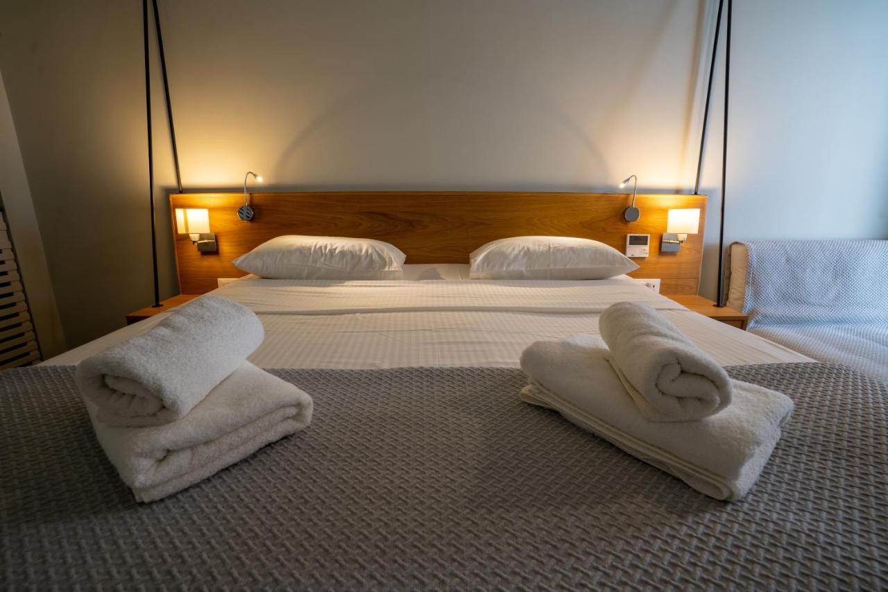 Meltemi Excelsior Suites 페리사 외부 사진