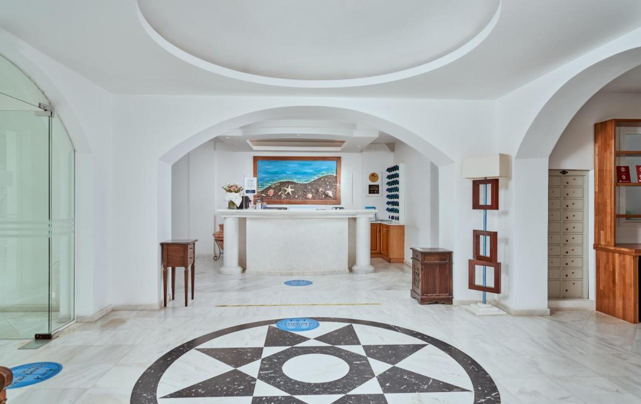 Meltemi Excelsior Suites 페리사 외부 사진